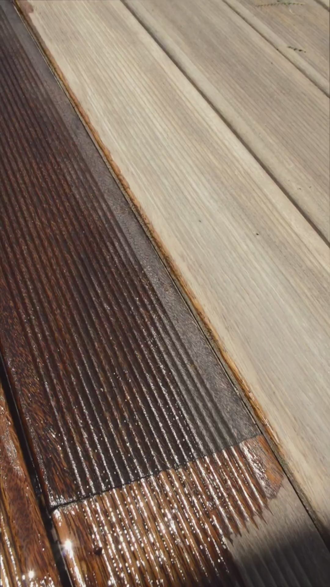 Application du saturateur bois CANOPY – Teinte Douce Naturelle, pour nourrir, protéger et rehausser l’aspect naturel du bois extérieur